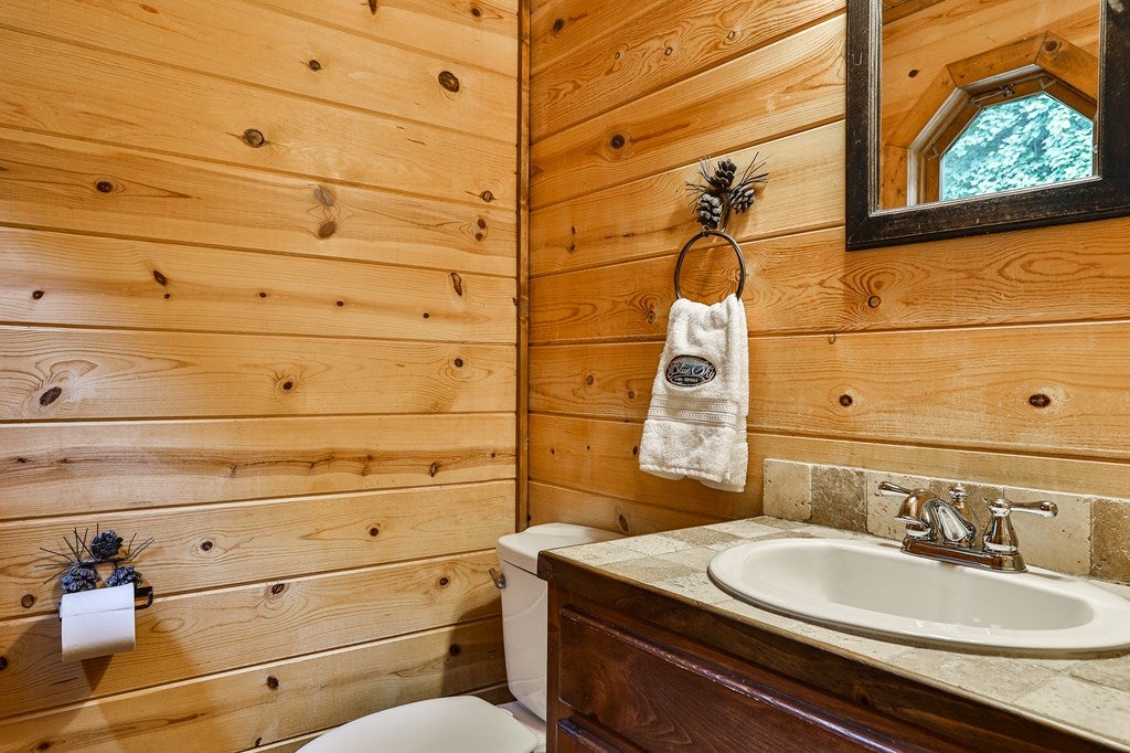 Blue Ridge, Georgia, 30513, United States, 4 Bedrooms Bedrooms, ,4 BathroomsBathrooms,Residential,Active,1998761