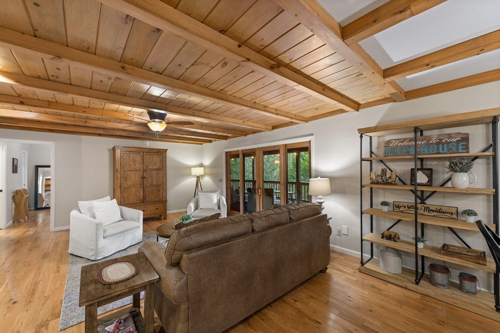 Blue Ridge, Georgia, 30513, United States, 4 Bedrooms Bedrooms, ,3 BathroomsBathrooms,Residential,Active,1945235