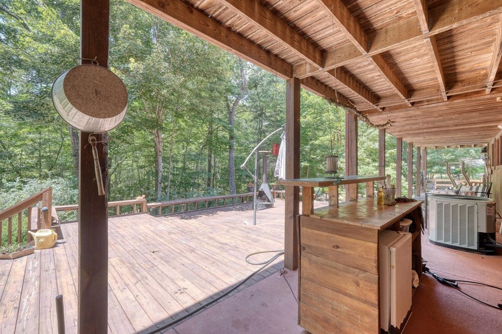 Blairsville, Georgia, 30512, United States, 3 Bedrooms Bedrooms, ,4 BathroomsBathrooms,Residential,Active,1877837
