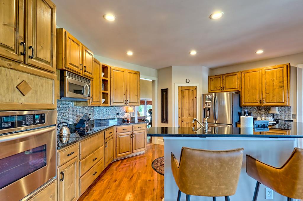 Franklin, North Carolina, 28734, United States, 3 Bedrooms Bedrooms, ,4 BathroomsBathrooms,Residential,Active,2015469