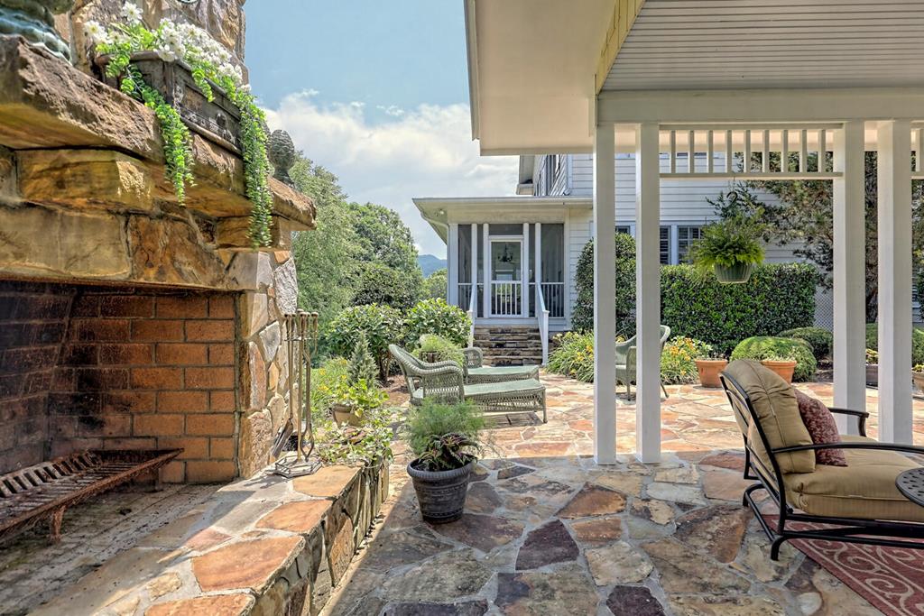 Young Harris, Georgia, 30582, United States, 4 Bedrooms Bedrooms, ,5 BathroomsBathrooms,Residential,Active,1945371