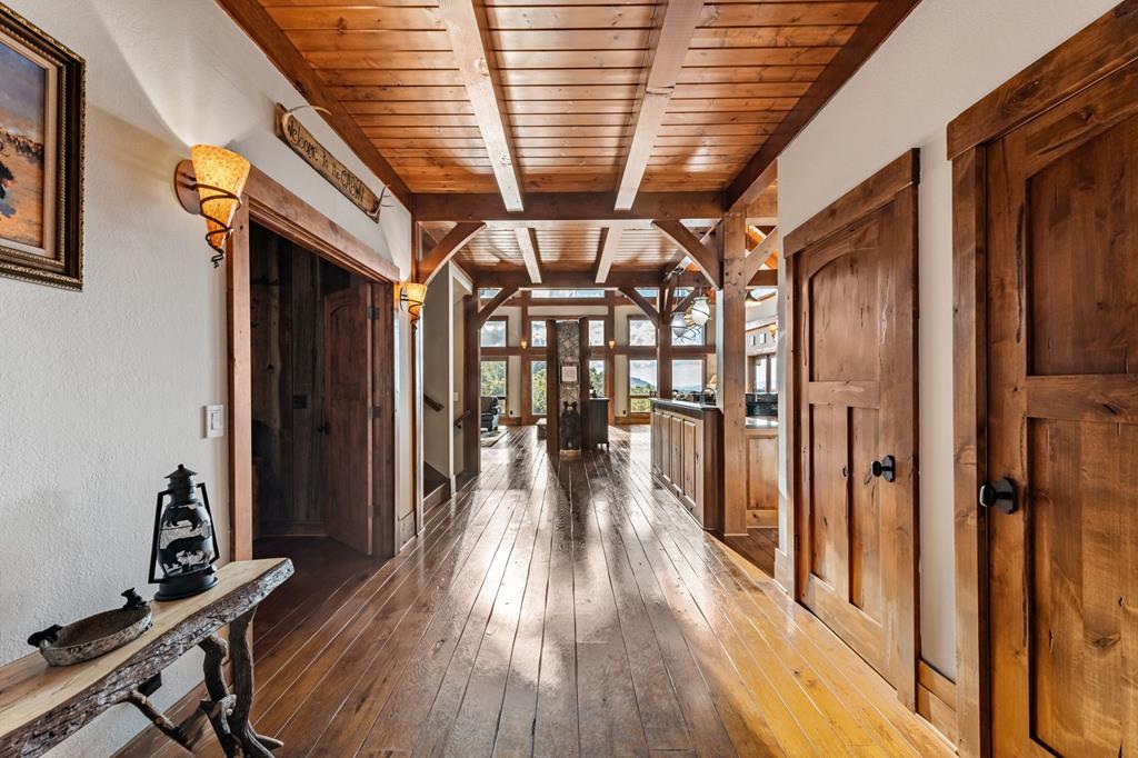 Ellijay, Georgia, 30536, United States, 5 Bedrooms Bedrooms, ,5 BathroomsBathrooms,Residential,Active,1973280