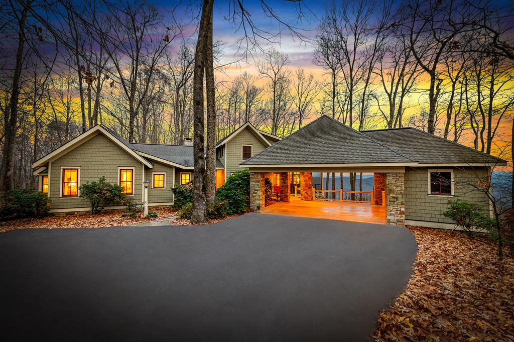 Murphy, North Carolina, 28906, United States, 5 Bedrooms Bedrooms, ,6 BathroomsBathrooms,Residential,Active,2000202