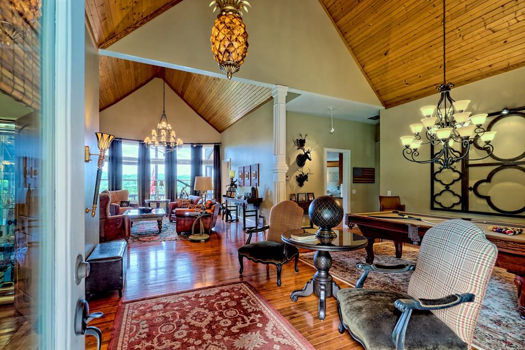 Franklin, North Carolina, 28734, United States, 3 Bedrooms Bedrooms, ,4 BathroomsBathrooms,Residential,Active,1945078