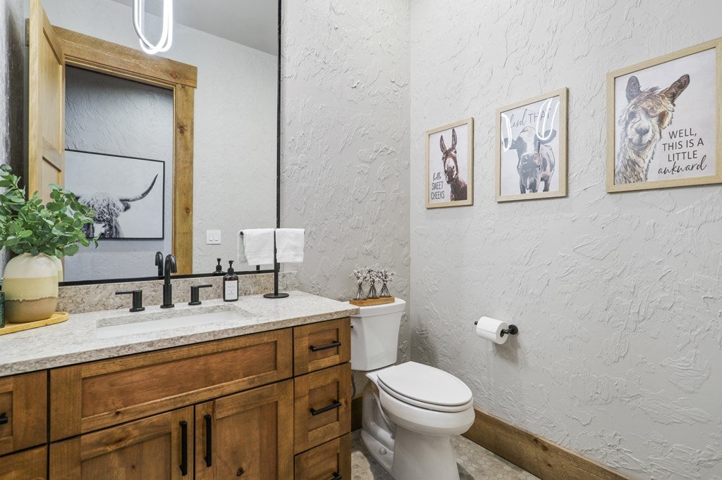 Mineral Bluff, Georgia, 30559, United States, 4 Bedrooms Bedrooms, ,6 BathroomsBathrooms,Residential,Active,1914767