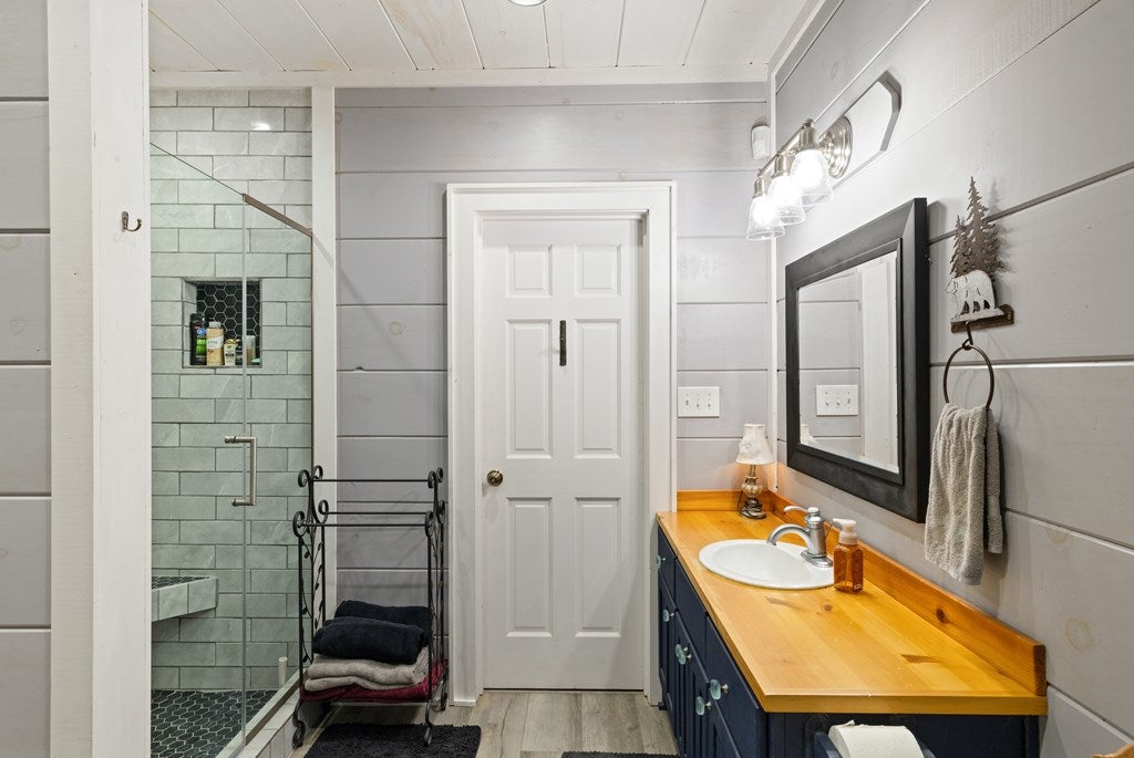 Blue Ridge, Georgia, 30513, United States, 4 Bedrooms Bedrooms, ,4 BathroomsBathrooms,Residential,Active,1990018