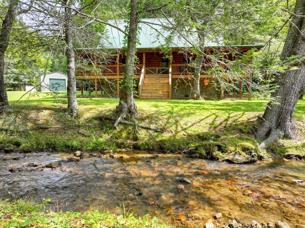 Ellijay, Georgia, 30536, United States, 2 Bedrooms Bedrooms, ,2 BathroomsBathrooms,Residential,Active,1946315