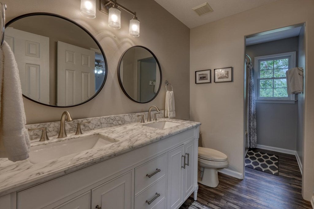 Blairsville, Georgia, 30512, United States, 4 Bedrooms Bedrooms, ,4 BathroomsBathrooms,Residential,Active,1920254