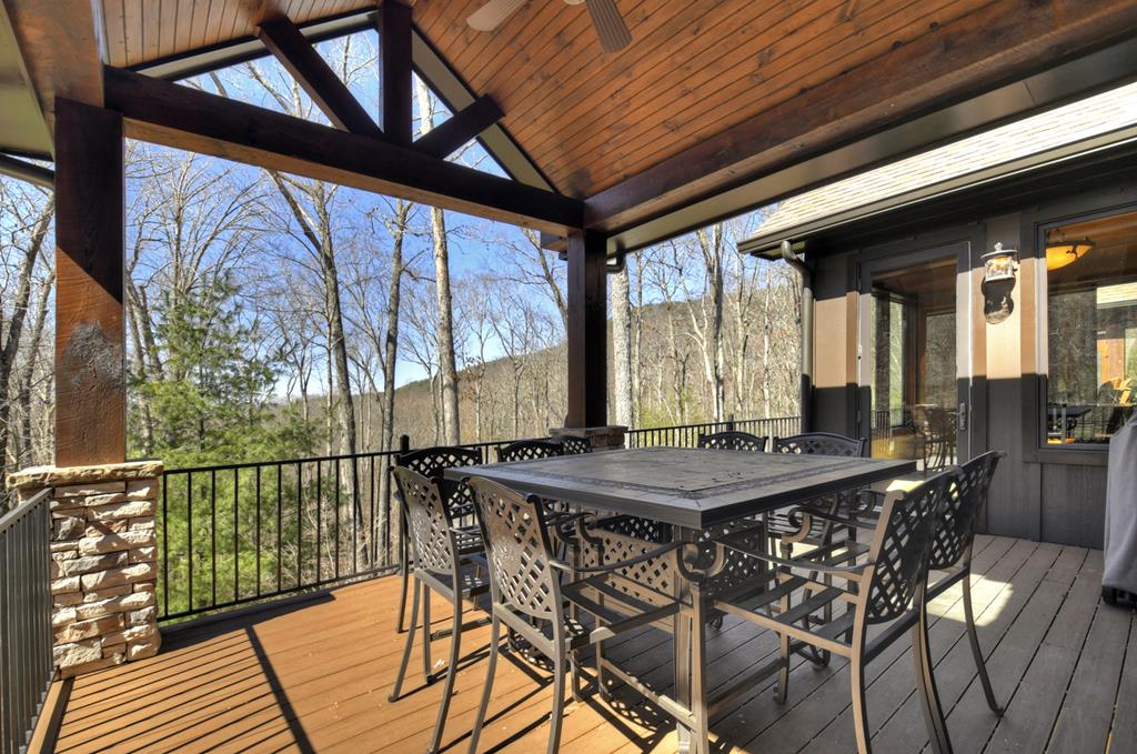 Ellijay, Georgia, 30536, United States, 5 Bedrooms Bedrooms, ,6 BathroomsBathrooms,Residential,Active,1953362