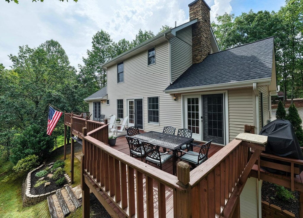 Blairsville, Georgia, 30512, United States, 4 Bedrooms Bedrooms, ,4 BathroomsBathrooms,Residential,Active,1920254