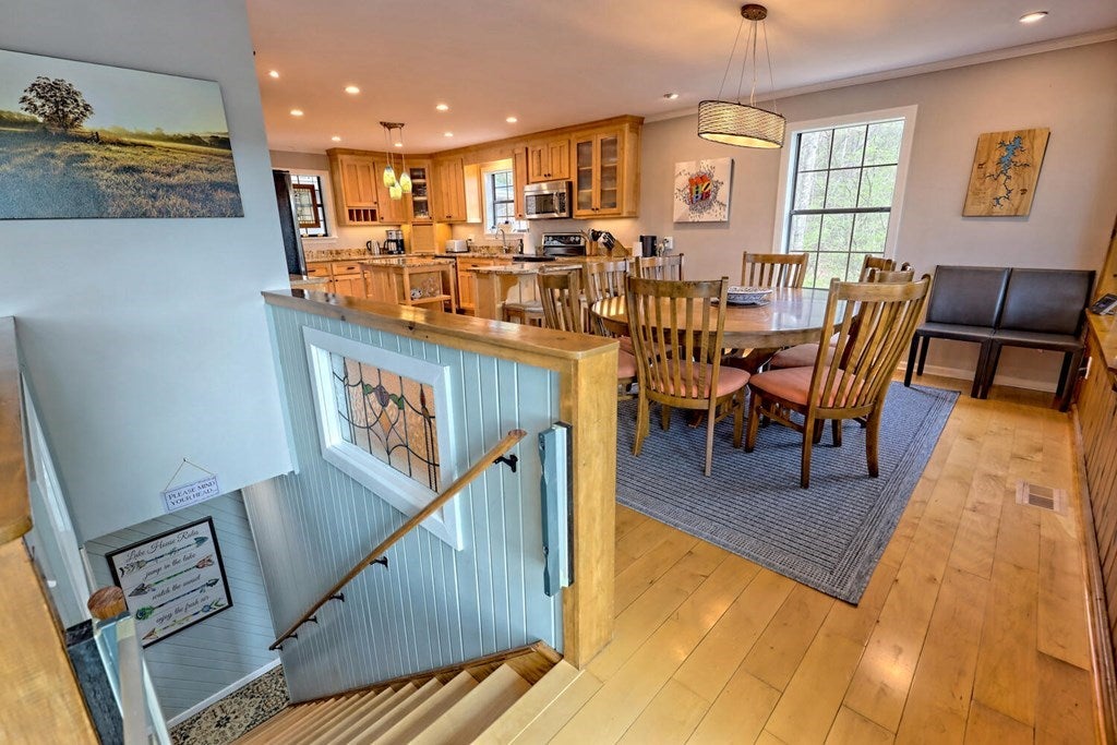 Blairsville, Georgia, 30512, United States, 3 Bedrooms Bedrooms, ,6 BathroomsBathrooms,Residential,Active,1920218