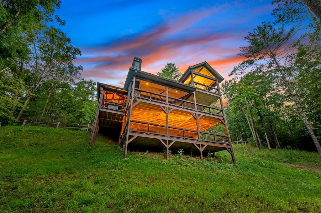 Blue Ridge, Georgia, 30513, United States, 3 Bedrooms Bedrooms, ,3 BathroomsBathrooms,Residential,Active,1849502
