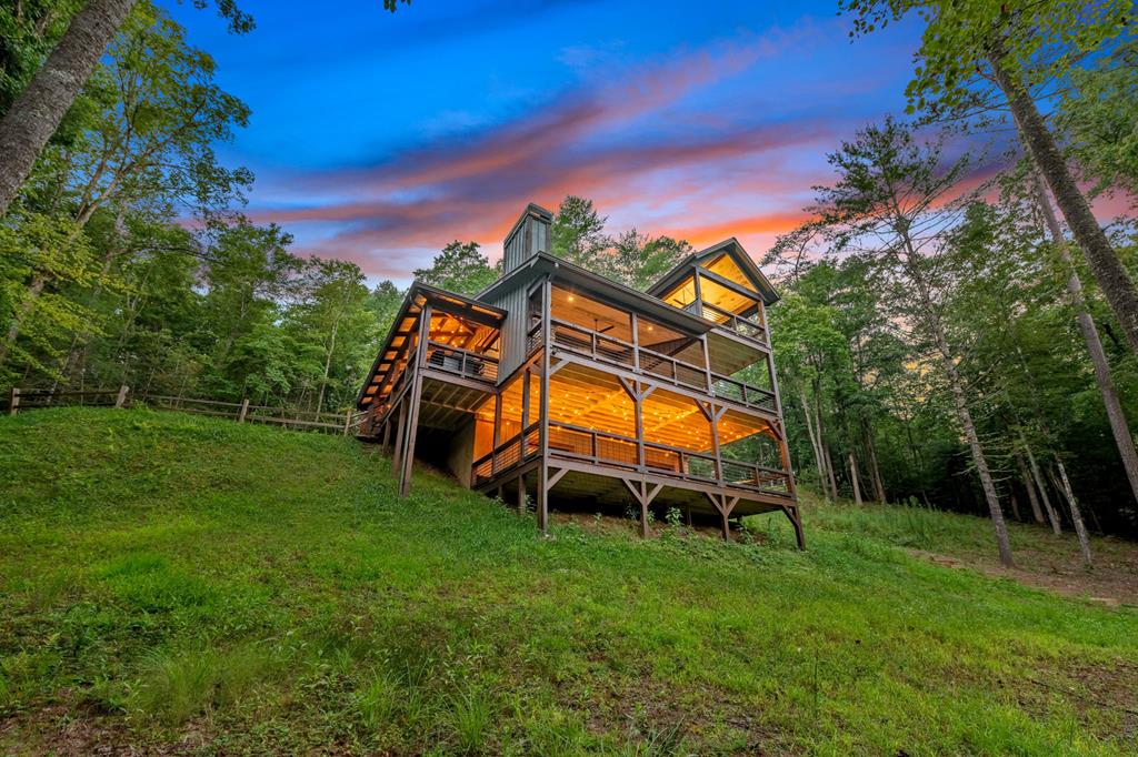 Blue Ridge, Georgia, 30513, United States, 3 Bedrooms Bedrooms, ,3 BathroomsBathrooms,Residential,Active,1849502
