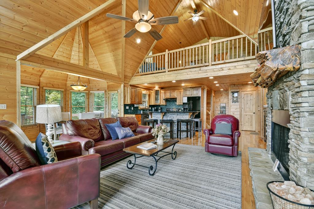 Blue Ridge, Georgia, 30513, United States, 4 Bedrooms Bedrooms, ,4 BathroomsBathrooms,Residential,Active,1877814