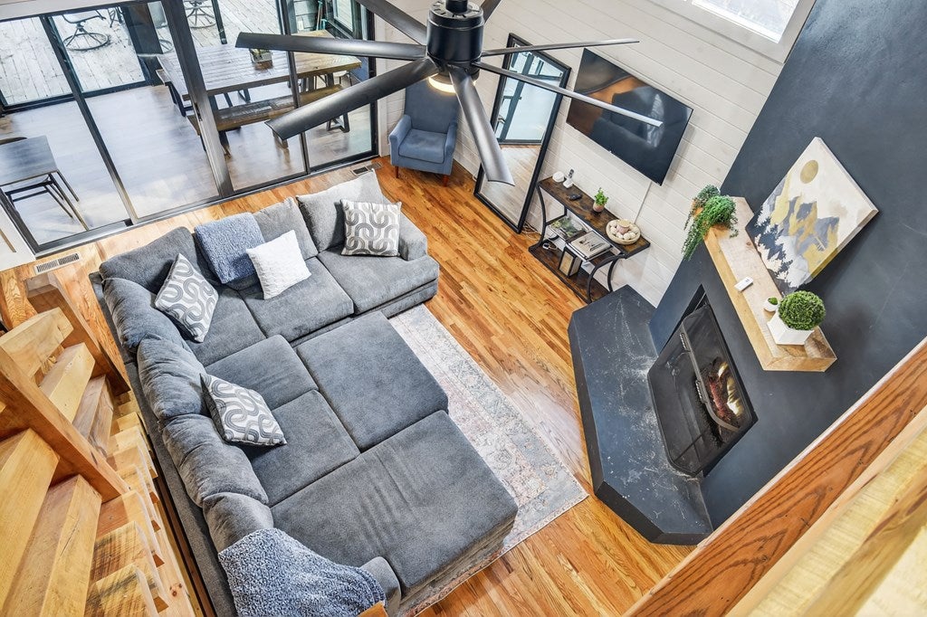 Blue Ridge, Georgia, 30513, United States, 3 Bedrooms Bedrooms, ,3 BathroomsBathrooms,Residential,Active,2029742