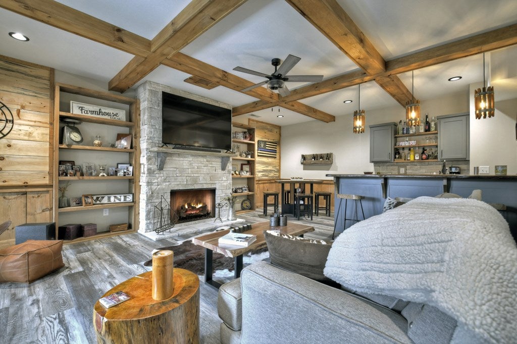 Ellijay, Georgia, 30540, United States, 5 Bedrooms Bedrooms, ,4 BathroomsBathrooms,Residential,Active,1745330