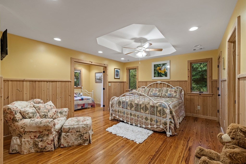 Morganton, Georgia, 30560, United States, 4 Bedrooms Bedrooms, ,5 BathroomsBathrooms,Residential,Active,1952626