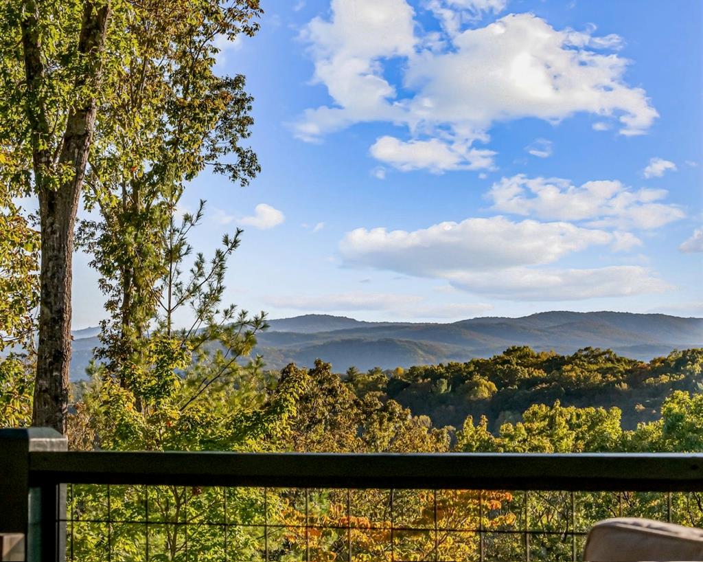 Ellijay, Georgia, 30536, United States, 3 Bedrooms Bedrooms, ,4 BathroomsBathrooms,Residential,Active,1968120