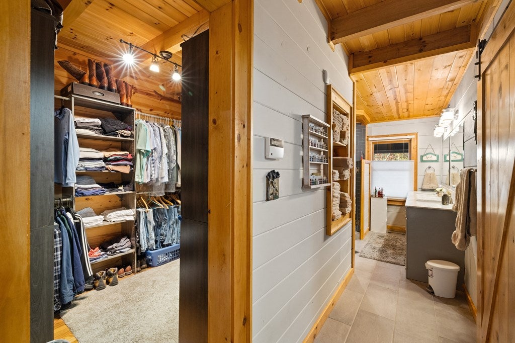 Blue Ridge, Georgia, 30513, United States, 4 Bedrooms Bedrooms, ,4 BathroomsBathrooms,Residential,Active,1990018