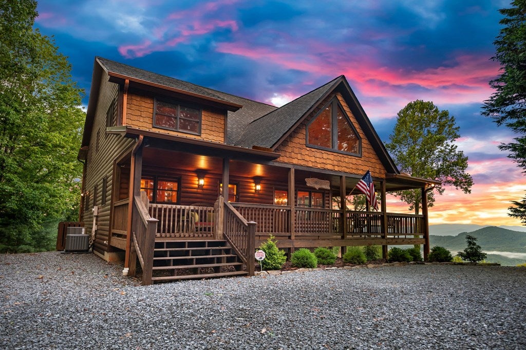 Mineral Bluff, Georgia, 30559, United States, 4 Bedrooms Bedrooms, ,4 BathroomsBathrooms,Residential,Active,1929467