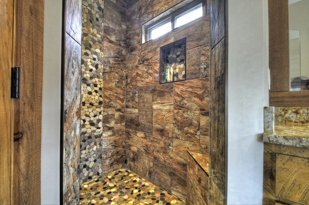 Ellijay, Georgia, 30540, United States, 5 Bedrooms Bedrooms, ,4 BathroomsBathrooms,Residential,Active,1745330