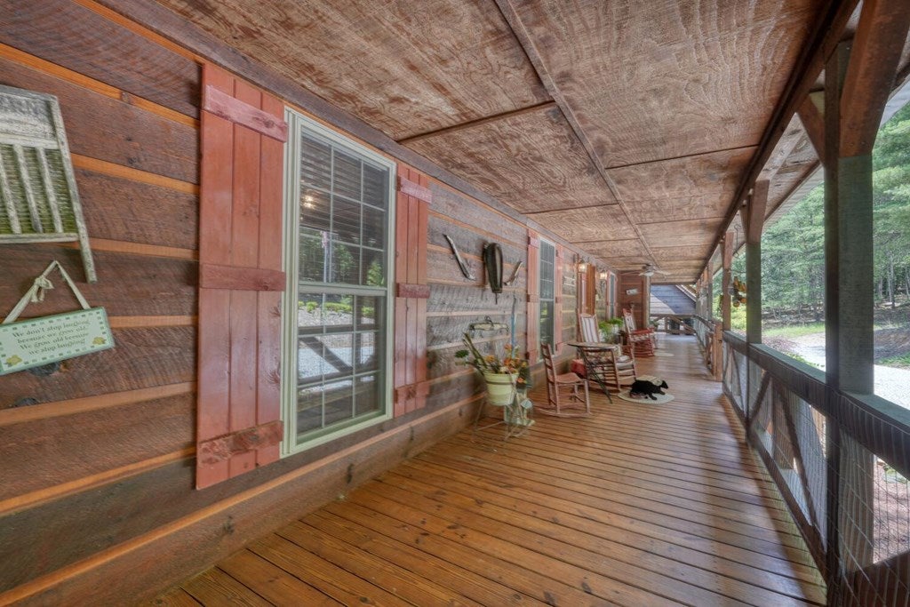 Blairsville, Georgia, 30512, United States, 3 Bedrooms Bedrooms, ,4 BathroomsBathrooms,Residential,Active,1877837