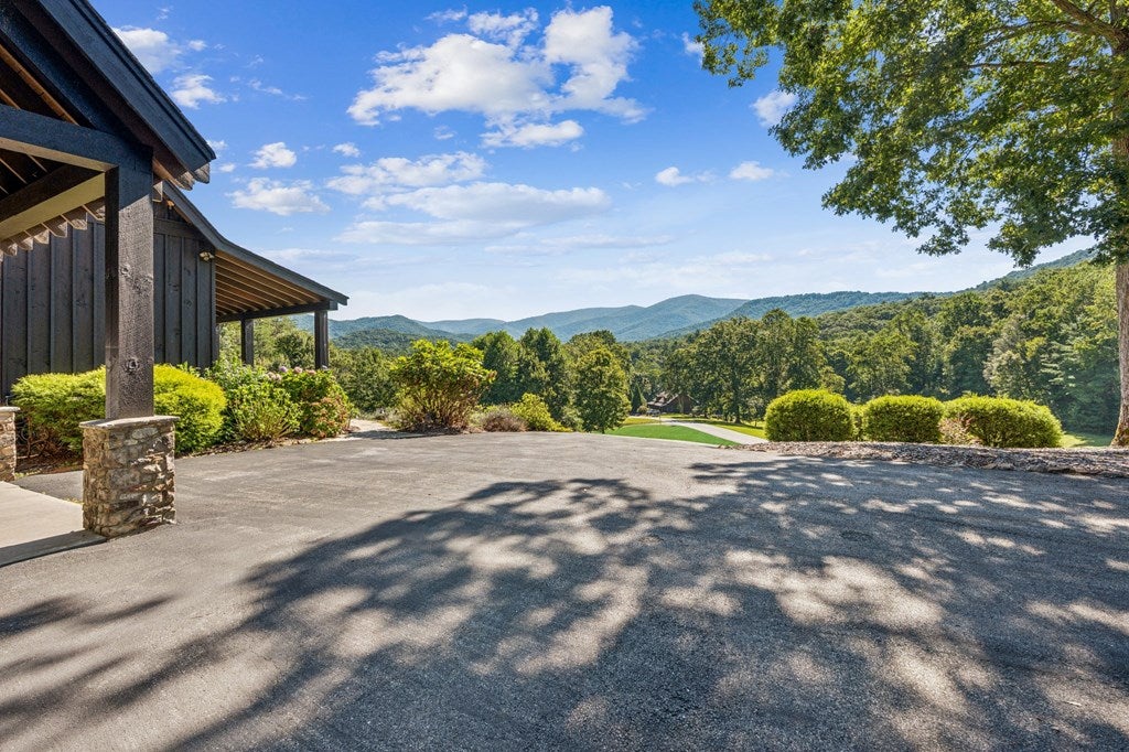 Ellijay, Georgia, 30536, United States, 3 Bedrooms Bedrooms, ,4 BathroomsBathrooms,Residential,Active,1902938