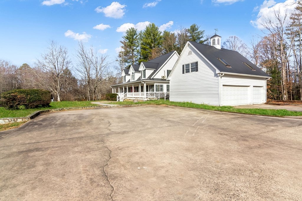 Blairsville, Georgia, 30512, United States, 5 Bedrooms Bedrooms, ,4 BathroomsBathrooms,Residential,Active,1741628