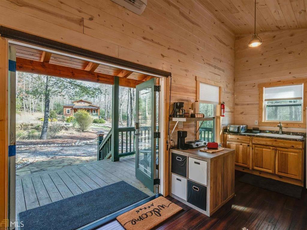 Blue Ridge, Georgia, 30513, United States, 3 Bedrooms Bedrooms, ,3 BathroomsBathrooms,Residential,Active,1926691