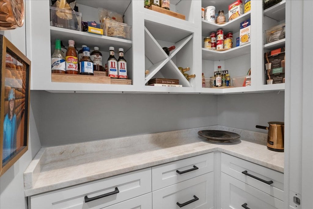 Ellijay, Georgia, 30540, United States, 5 Bedrooms Bedrooms, ,7 BathroomsBathrooms,Residential,Active,2001382