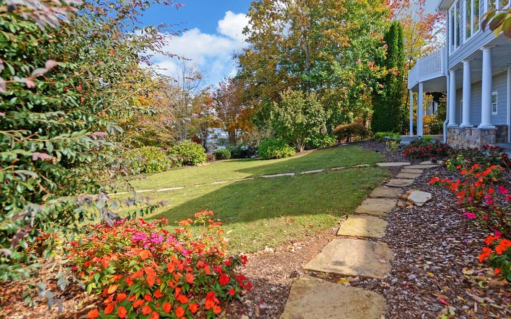 Hiawassee, Georgia, 30546, United States, 8 Bedrooms Bedrooms, ,6 BathroomsBathrooms,Residential,Active,1821974