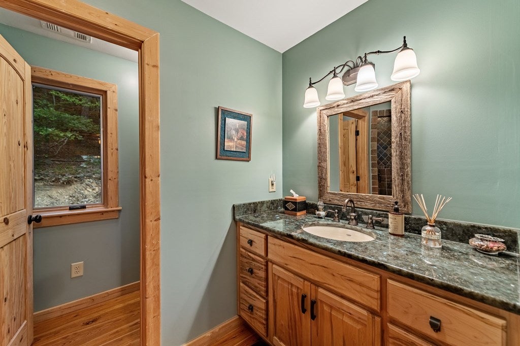 Morganton, Georgia, 30560, United States, 4 Bedrooms Bedrooms, ,5 BathroomsBathrooms,Residential,Active,1952626