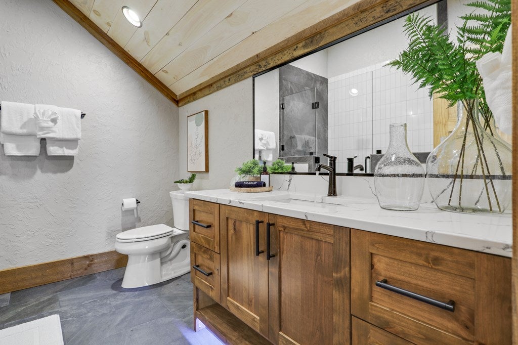 Mineral Bluff, Georgia, 30559, United States, 4 Bedrooms Bedrooms, ,6 BathroomsBathrooms,Residential,Active,1914767