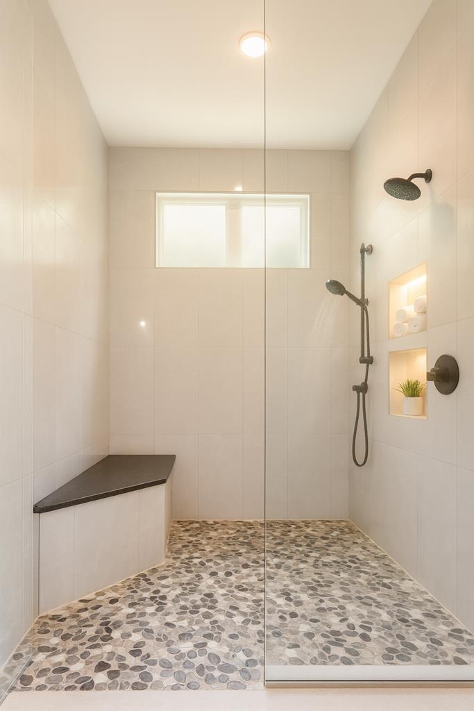 Ellijay, Georgia, 30540, United States, 4 Bedrooms Bedrooms, ,5 BathroomsBathrooms,Residential,Active,1929440