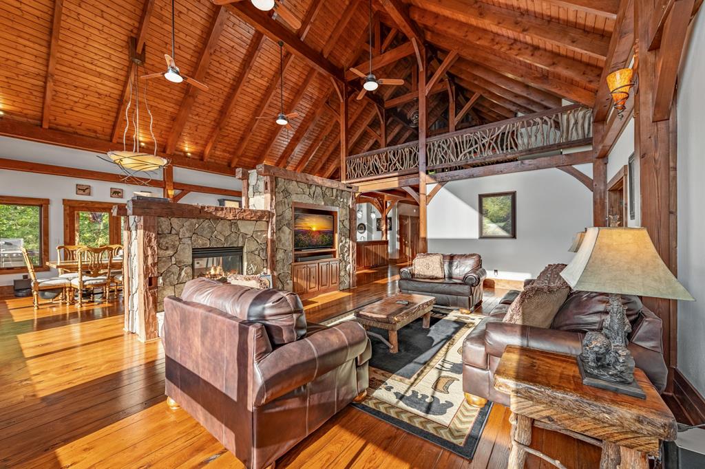 Ellijay, Georgia, 30536, United States, 5 Bedrooms Bedrooms, ,5 BathroomsBathrooms,Residential,Active,1973280