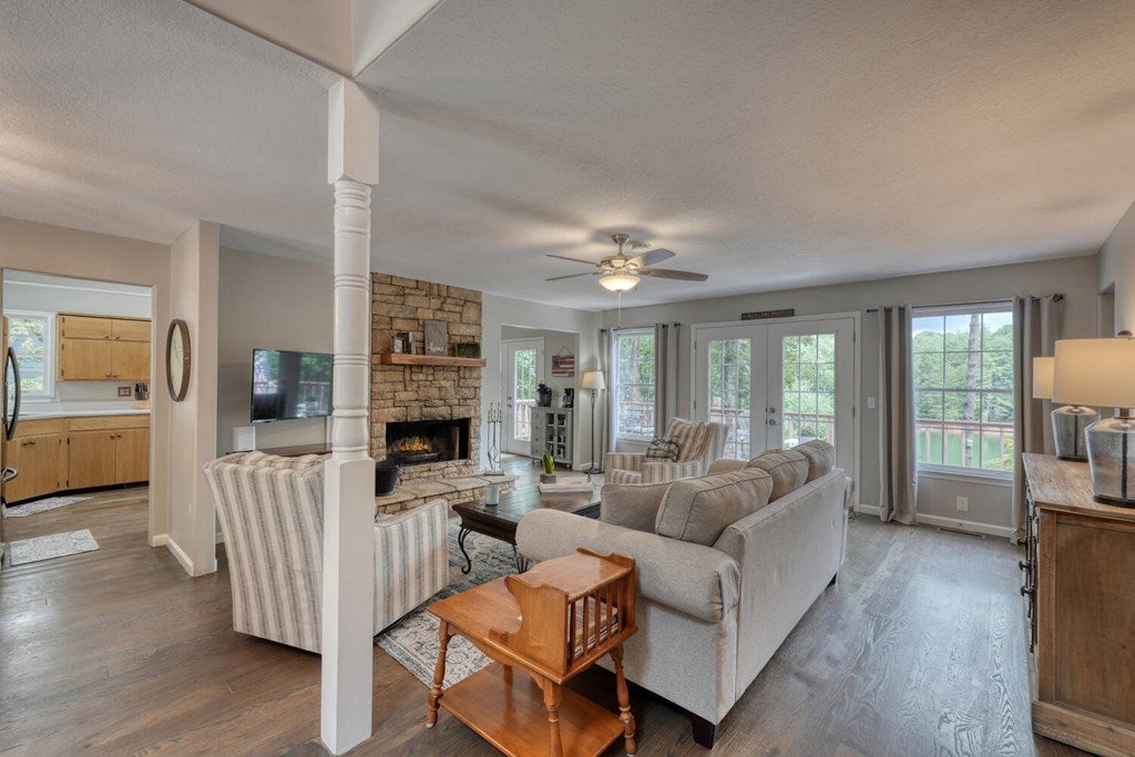 Blairsville, Georgia, 30512, United States, 4 Bedrooms Bedrooms, ,4 BathroomsBathrooms,Residential,Active,1920254