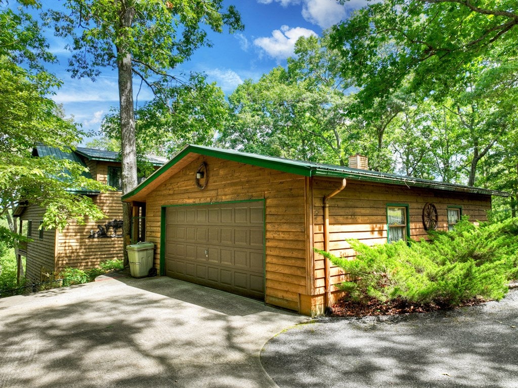 Mineral Bluff, Georgia, 30559, United States, 4 Bedrooms Bedrooms, ,3 BathroomsBathrooms,Residential,Active,1899865