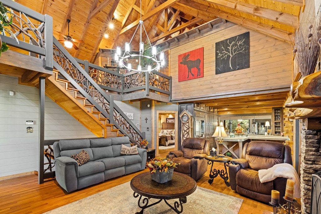 Blue Ridge, Georgia, 30513, United States, 4 Bedrooms Bedrooms, ,4 BathroomsBathrooms,Residential,Active,1990018