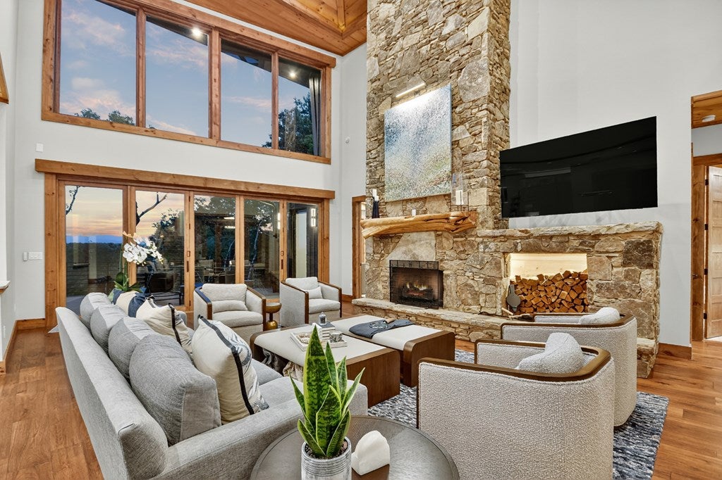 Blue Ridge, Georgia, 30513, United States, 5 Bedrooms Bedrooms, ,5 BathroomsBathrooms,Residential,Active,1945259