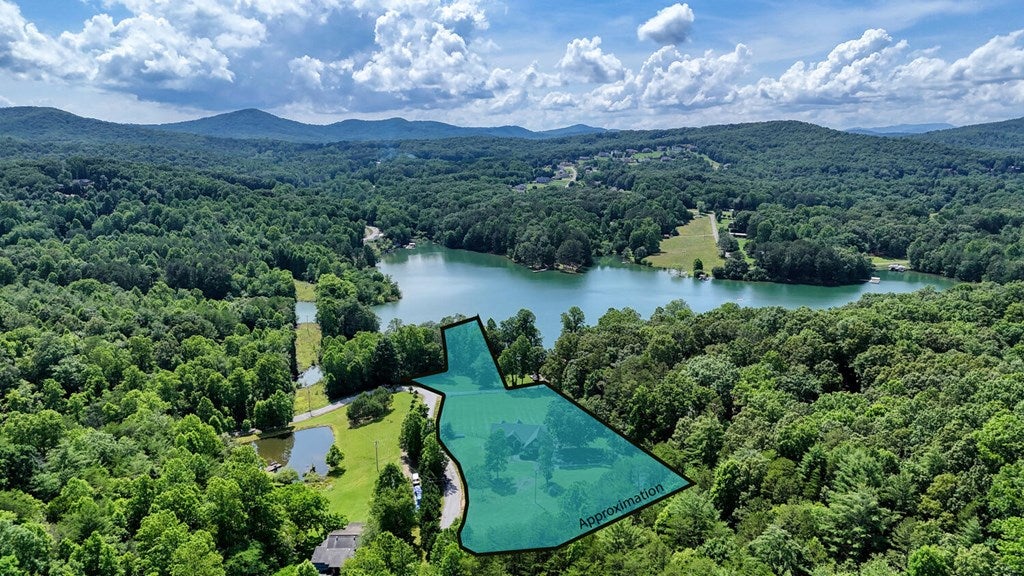Blairsville, Georgia, 30512, United States, 4 Bedrooms Bedrooms, ,4 BathroomsBathrooms,Residential,Active,1850663
