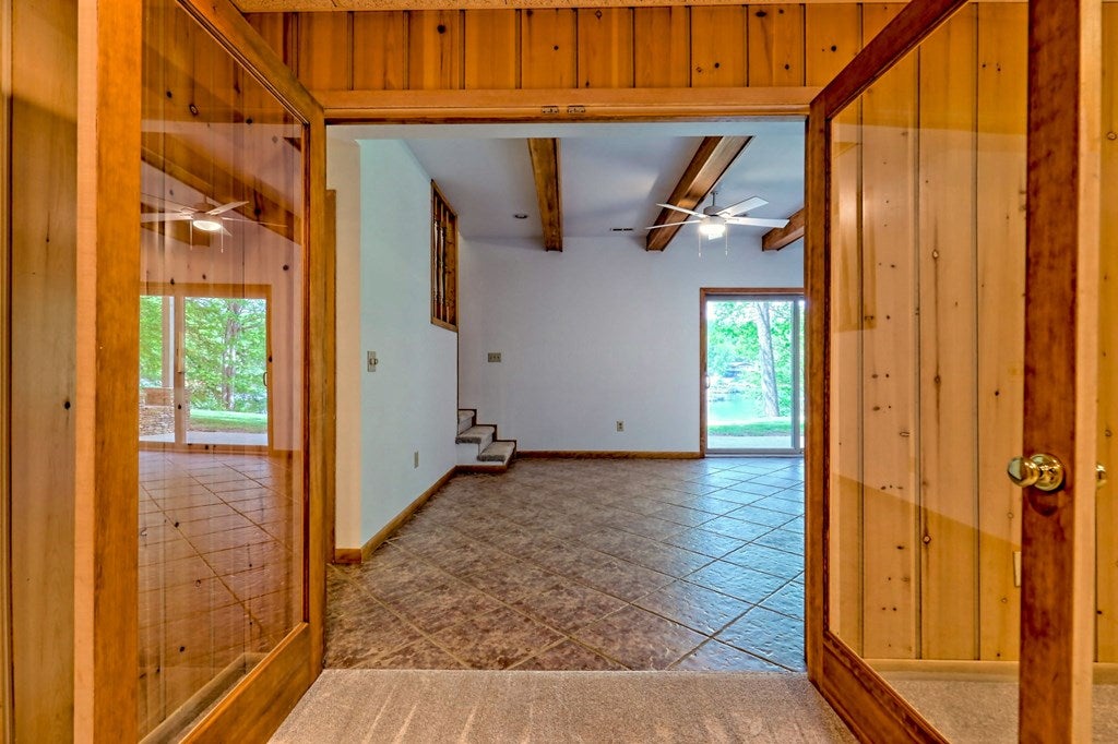 Hiawassee, Georgia, 30546, United States, 3 Bedrooms Bedrooms, ,3 BathroomsBathrooms,Residential,Active,1790158