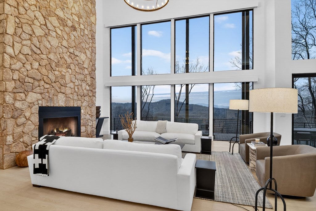 Blue Ridge, Georgia, 30513, United States, 5 Bedrooms Bedrooms, ,6 BathroomsBathrooms,Residential,Active,2017447