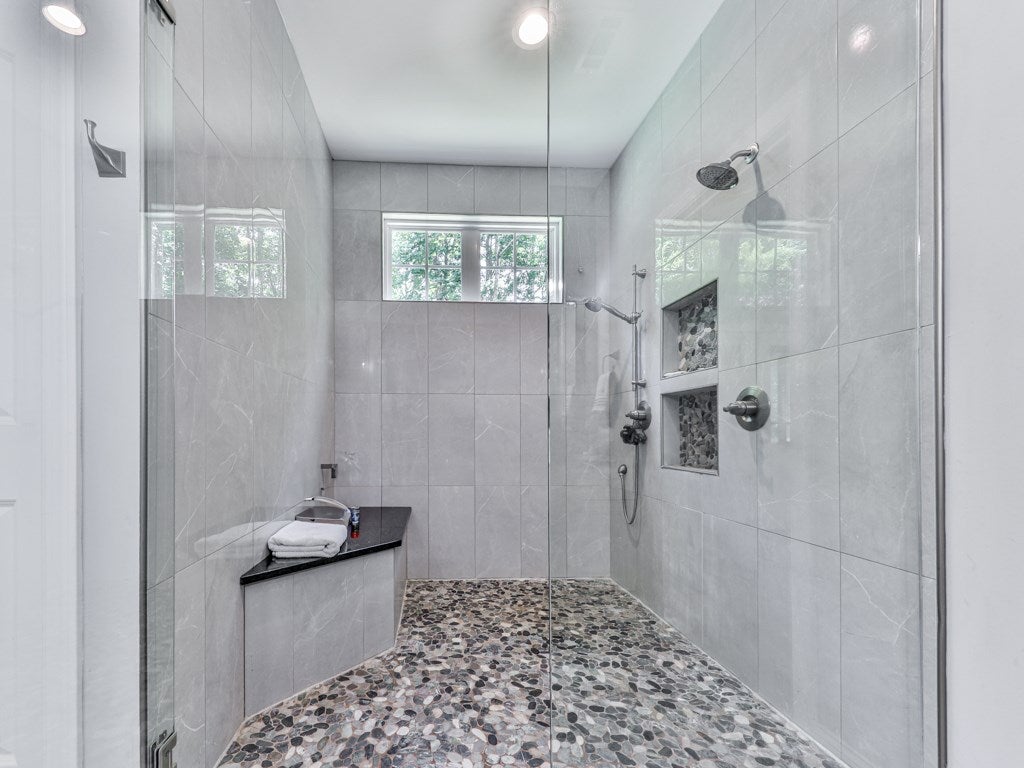 Ellijay, Georgia, 30540, United States, 4 Bedrooms Bedrooms, ,5 BathroomsBathrooms,Residential,Active,2007131