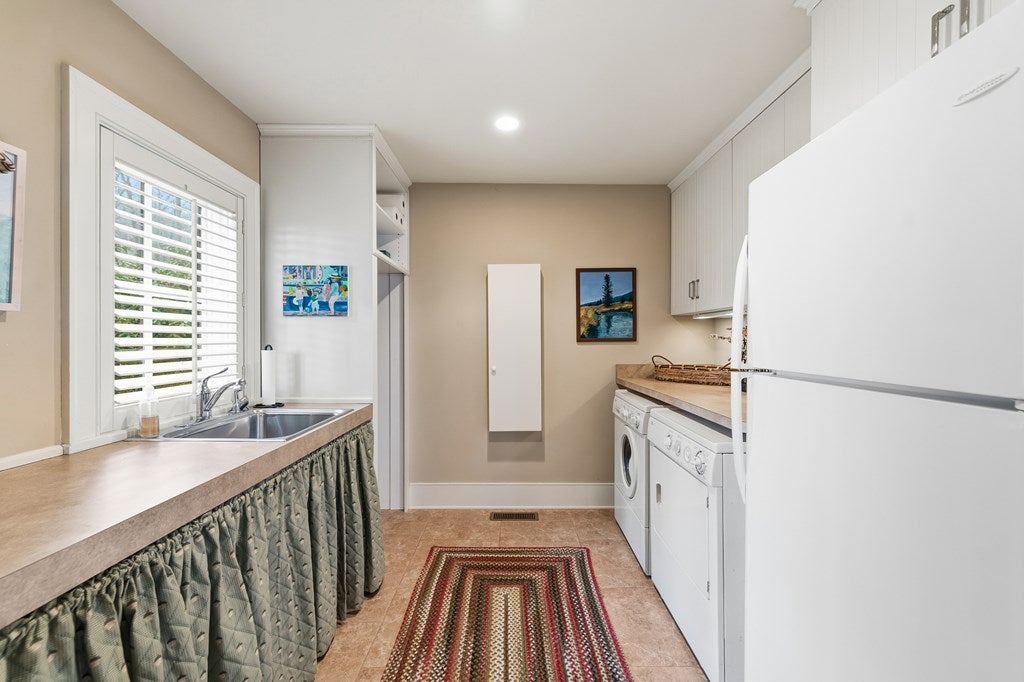 Murphy, North Carolina, 28906, United States, 5 Bedrooms Bedrooms, ,6 BathroomsBathrooms,Residential,Active,2000202