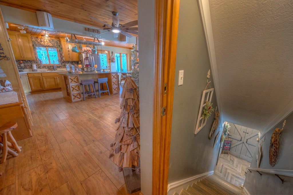 Hiawassee, Georgia, 30546, United States, 3 Bedrooms Bedrooms, ,2 BathroomsBathrooms,Residential,Active,2007353