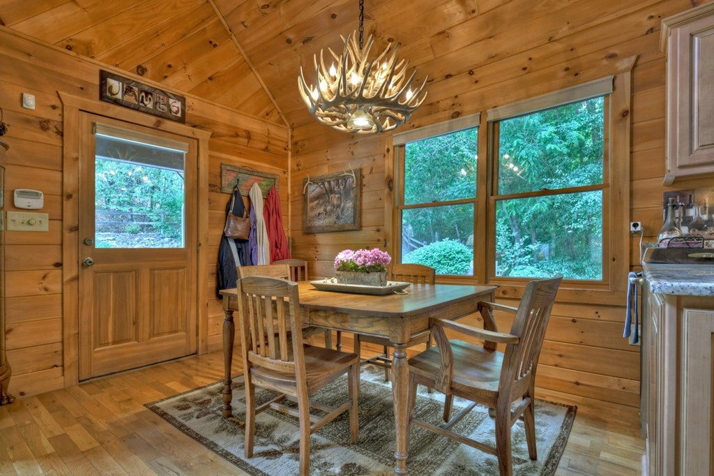 Morganton, Georgia, 30560, United States, 4 Bedrooms Bedrooms, ,6 BathroomsBathrooms,Residential,Active,1944072