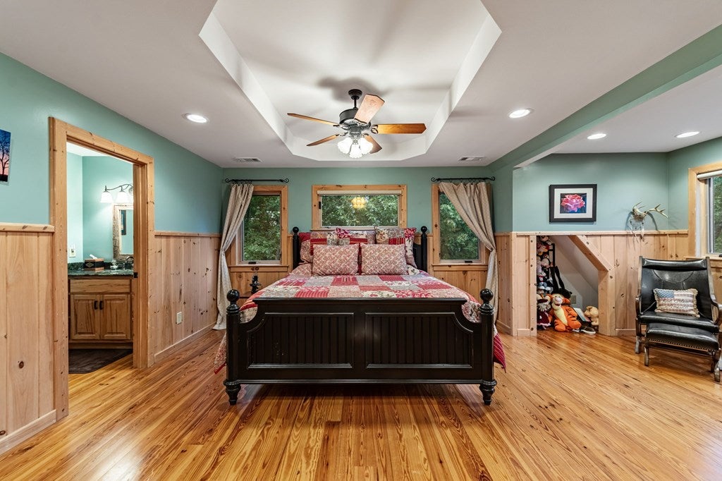 Morganton, Georgia, 30560, United States, 4 Bedrooms Bedrooms, ,5 BathroomsBathrooms,Residential,Active,1952626