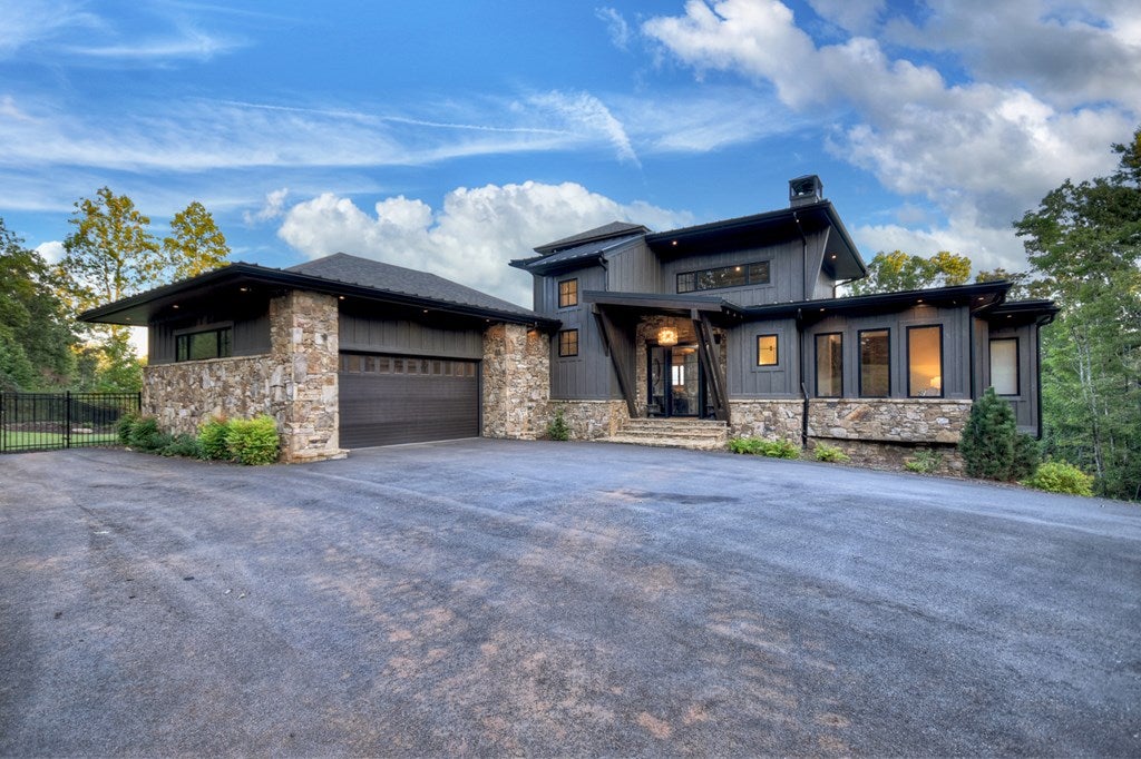 Blue Ridge, Georgia, 30513, United States, 5 Bedrooms Bedrooms, ,5 BathroomsBathrooms,Residential,Active,1945259