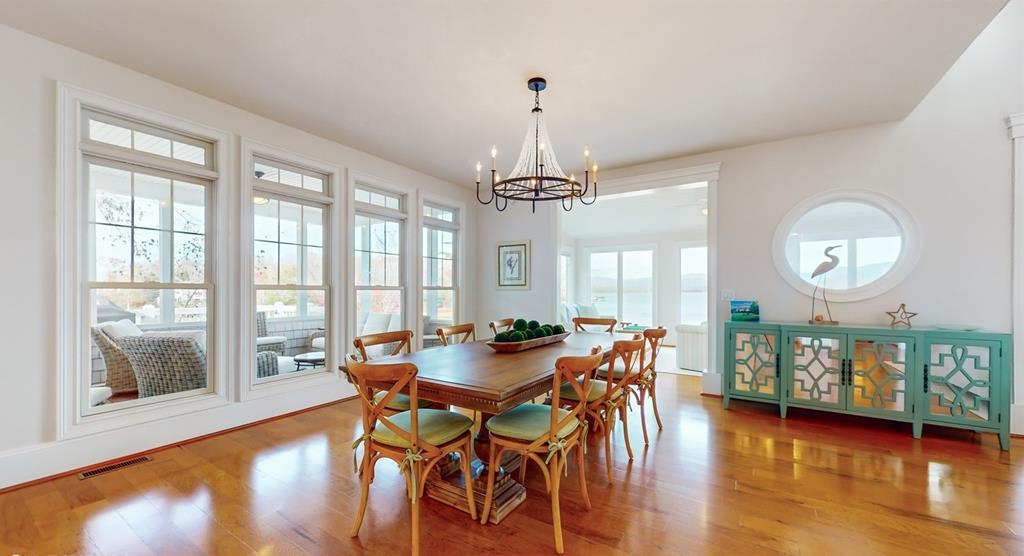 Hiawassee, Georgia, 30546, United States, 8 Bedrooms Bedrooms, ,6 BathroomsBathrooms,Residential,Active,1821974