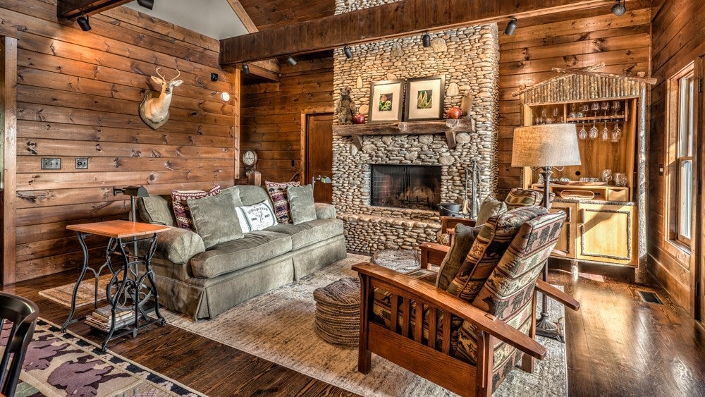 Ellijay, Georgia, 30536, United States, 6 Bedrooms Bedrooms, ,5 BathroomsBathrooms,Residential,Active,1929800